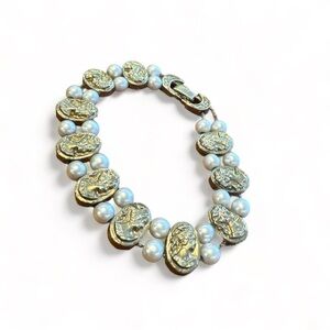 Vintage Cameo Pearl Bracelet